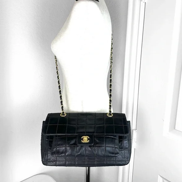 CHANEL CC Single Flap Chocolate Bar Logo Lambskin Chain Bag - Picture 3 of 13